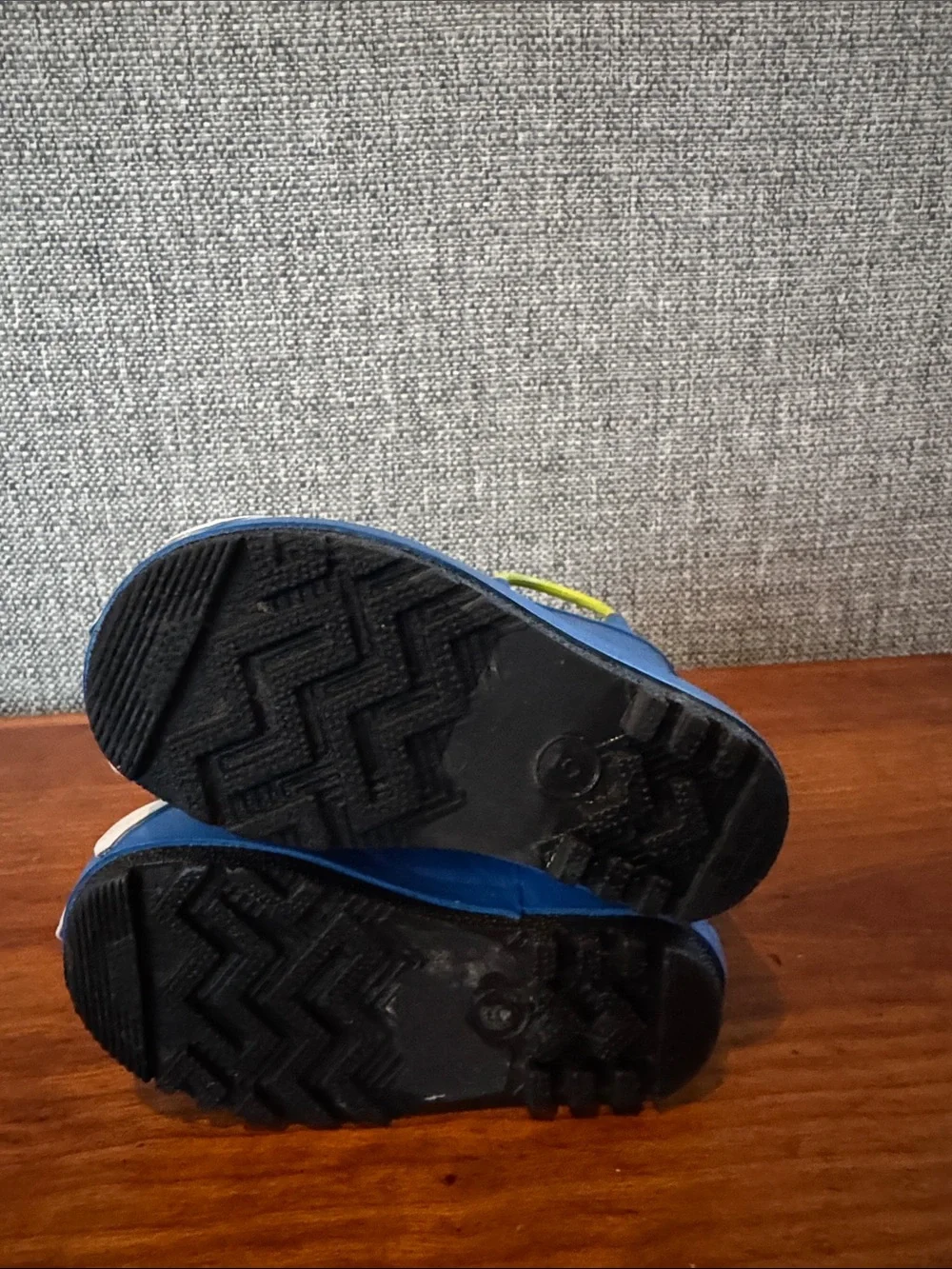 Cat and Jack Toddler Boys Blue Dinosaur Rain Boots with Lime Pull Loops Size 5
